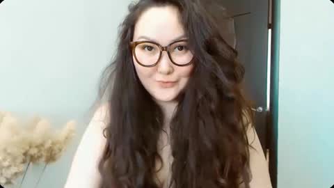 Snapshot of dalidayes chatting on 03.20.26 Dali online show from 03.20.26