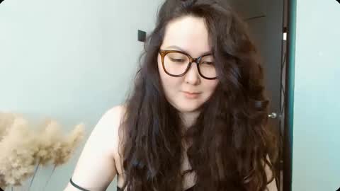 Snapshot of dalidayes chatting on 03.21.26 Dali online show from 03.21.26