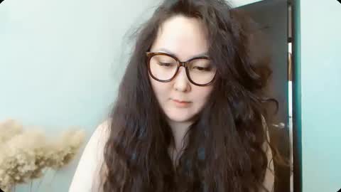 Snapshot of dalidayes chatting on 03.28.26 Dali online show from 03.28.26