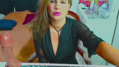 Snapshot of dalila_sexxx chatting on 11.10.25 Dalila online show from 11.10.25