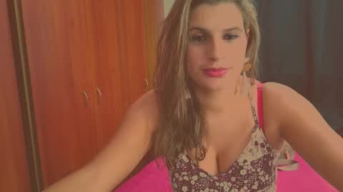 Snapshot of dalila_sexxx chatting on 12.17.25 Dalila online show from 12.17.25