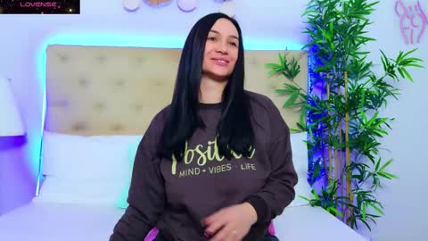 daliyaa_ online show from 11.15.25