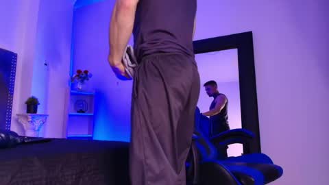 Dallas whitee online show from 04.27.26