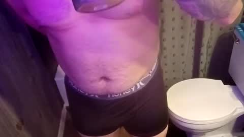 Snapshot of damemorninwood chatting on 11.29.25 Dame morningwood online show from 11.29.25