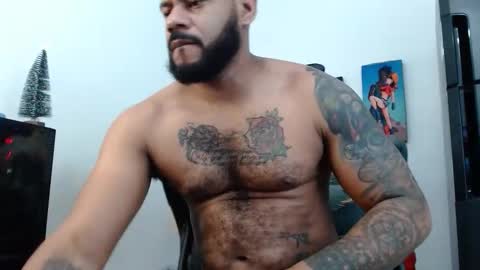 Snapshot of damian64436171 chatting on 11.26.25 damian64436171 online show from 11.26.25