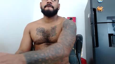 Snapshot of damian64436171 chatting on 02.25.26 damian64436171 online show from 02.25.26