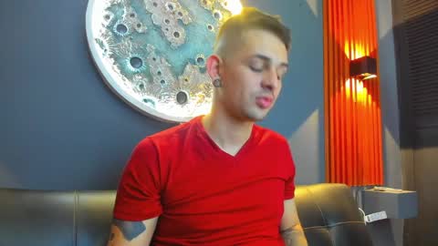 Snapshot of damian__oliver chatting on 12.03.24 Damian Oliver online show from 12.03.24