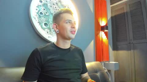 Snapshot of damian__oliver chatting on 12.11.24 Damian Oliver online show from 12.11.24