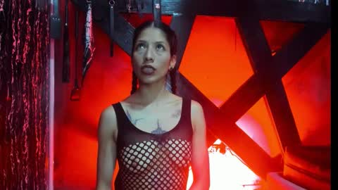 Snapshot of damian_and_tiana chatting on 11.05.25 damian_and_tiana online show from 11.05.25