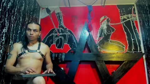 Snapshot of damian_and_tiana chatting on 11.14.25 damian_and_tiana online show from 11.14.25