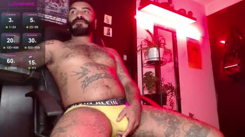 Snapshot of damian_darkside_ chatting on 12.04.24 Damian online show from 12.04.24