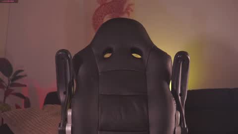 insta damn8   --------  online show from 03.01.25