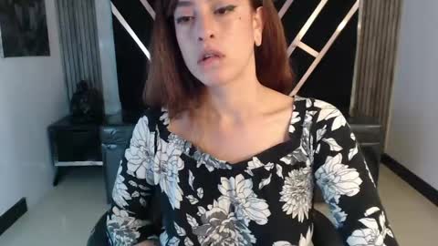 Snapshot of damiaoshun_ch chatting on 05.07.26 Damia online show from 05.07.26