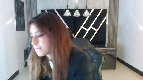 Snapshot of damiaoshun_ch chatting on 05.17.26 Damia online show from 05.17.26