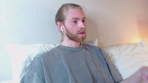 Snapshot of damien_diamond chatting on 01.12.25 damien_diamond online show from 01.12.25