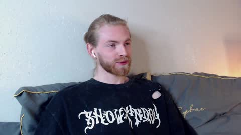Snapshot of damien_diamond chatting on 01.28.25 damien_diamond online show from 01.28.25