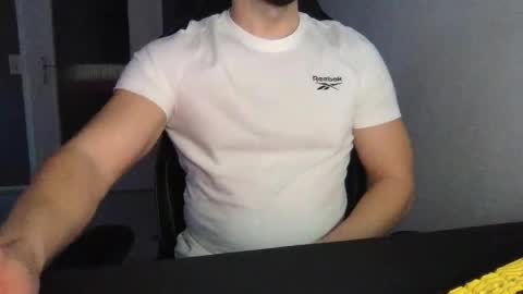 Snapshot of damirkapic chatting on 01.09.25 dream online show from 01.09.25