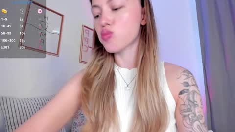 Snapshot of damn_cutie chatting on 06.04.26 Tiana online show from 06.04.26