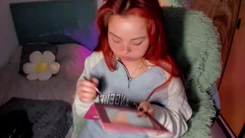 Snapshot of damn_that_booty chatting on 09.19.25 Criss online show from 09.19.25