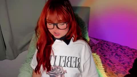 Snapshot of damn_that_booty chatting on 10.05.25 Criss online show from 10.05.25