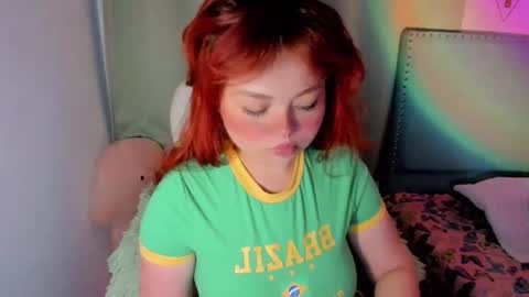 Snapshot of damn_that_booty chatting on 10.11.25 Criss online show from 10.11.25