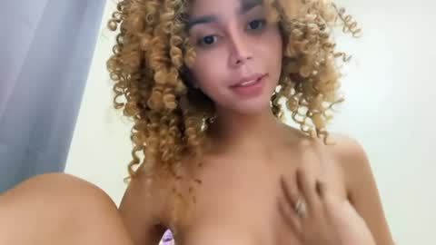 Snapshot of damnperfectxx chatting on 02.23.26 damnperfectxx online show from 02.23.26