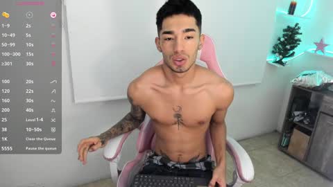 Snapshot of damon_333 chatting on 01.04.25 Damon online show from 01.04.25