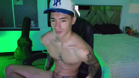 Snapshot of damon_333 chatting on 10.16.25 Damon online show from 10.16.25