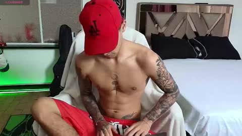 Snapshot of damon_333 chatting on 10.30.25 Damon online show from 10.30.25