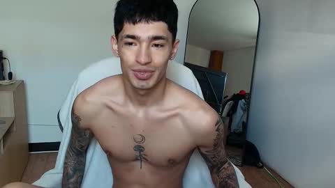 Snapshot of damon_333 chatting on 12.04.25 Damon online show from 12.04.25