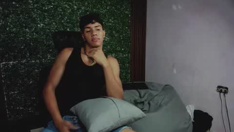 Snapshot of damon_sw chatting on 11.25.25 damon online show from 11.25.25