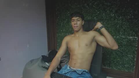 Snapshot of damon_sw chatting on 11.29.25 damon online show from 11.29.25