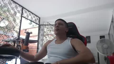 Snapshot of damyan_2003 chatting on 12.11.24 damyan_2003 online show from 12.11.24