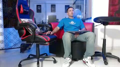 Snapshot of damyan_2003 chatting on 12.25.24 damyan_2003 online show from 12.25.24