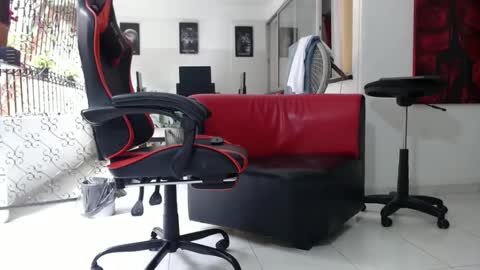 Snapshot of damyan_2003 chatting on 12.26.24 damyan_2003 online show from 12.26.24