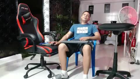 Snapshot of damyan_2003 chatting on 01.08.25 damyan_2003 online show from 01.08.25