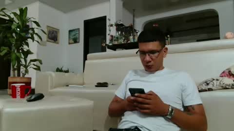 Snapshot of damyan_2003 chatting on 03.07.26 damyan_2003 online show from 03.07.26