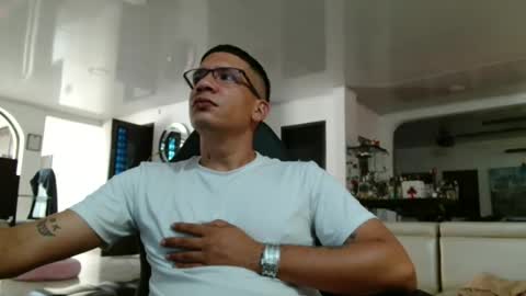 Snapshot of damyan_2003 chatting on 03.09.26 damyan_2003 online show from 03.09.26