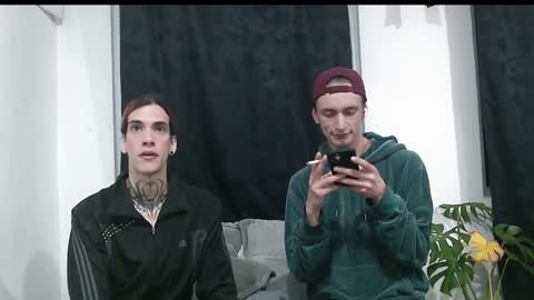 Snapshot of dan_yagami chatting on 12.23.24 Dan and Noah online show from 12.23.24