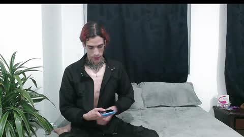 Snapshot of dan_yagami chatting on 01.01.25 Dan and Noah online show from 01.01.25