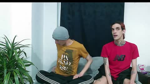 Snapshot of dan_yagami chatting on 01.04.25 Dan and Noah online show from 01.04.25