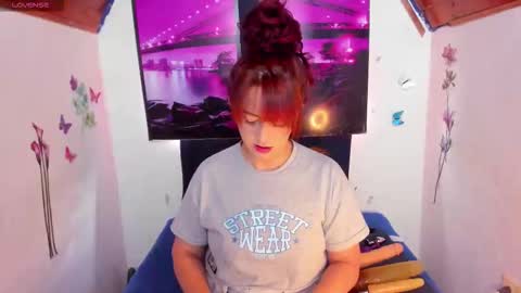 Snapshot of dana_35_ chatting on 09.11.25 dana online show from 09.11.25