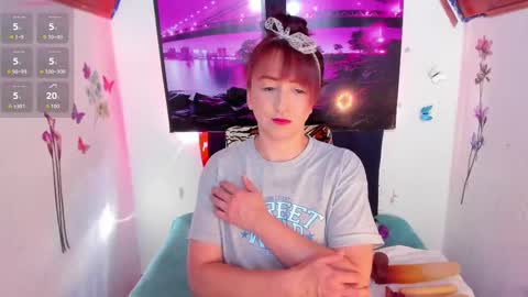 Snapshot of dana_35_ chatting on 10.02.25 dana online show from 10.02.25