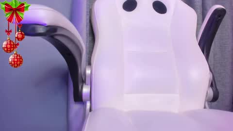 Snapshot of dana_haze chatting on 12.12.24 Dana online show from 12.12.24