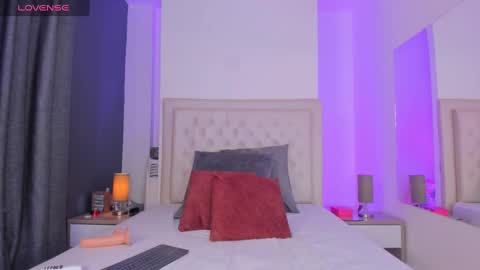 Snapshot of dana_haze chatting on 02.26.25 Dana online show from 02.26.25