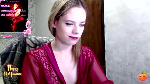 Snapshot of dana_smilex chatting on 10.30.25 Dana SmileX online show from 10.30.25