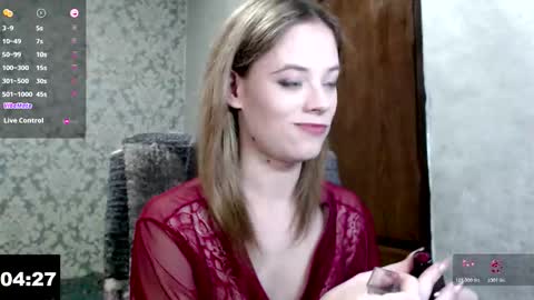 Snapshot of dana_smilex chatting on 11.27.25 Dana SmileX online show from 11.27.25