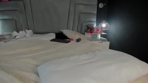    online show from 01.25.25