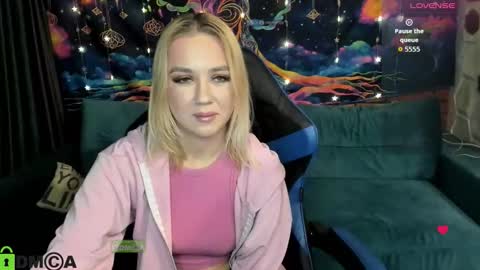 Snapshot of dances_queen chatting on 01.09.26 dances_queen online show from 01.09.26