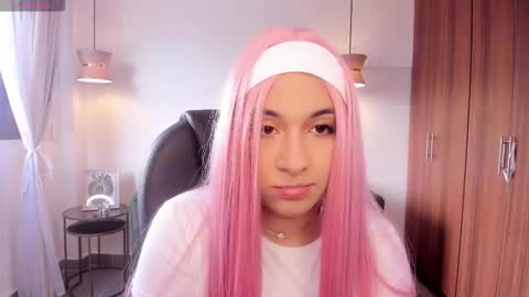 Snapshot of dandara_thompsson chatting on 09.21.25 Dandara online show from 09.21.25